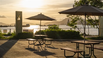 Alfresco dining area with sea view is a relaxing place for some rest and respite.